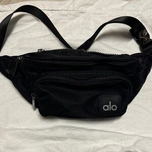 Alo Explorer Fanny Pack